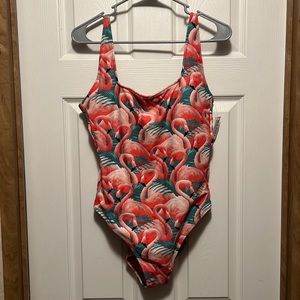 NWT Old Navy Ladies size Large one piece flamingos swimsuit